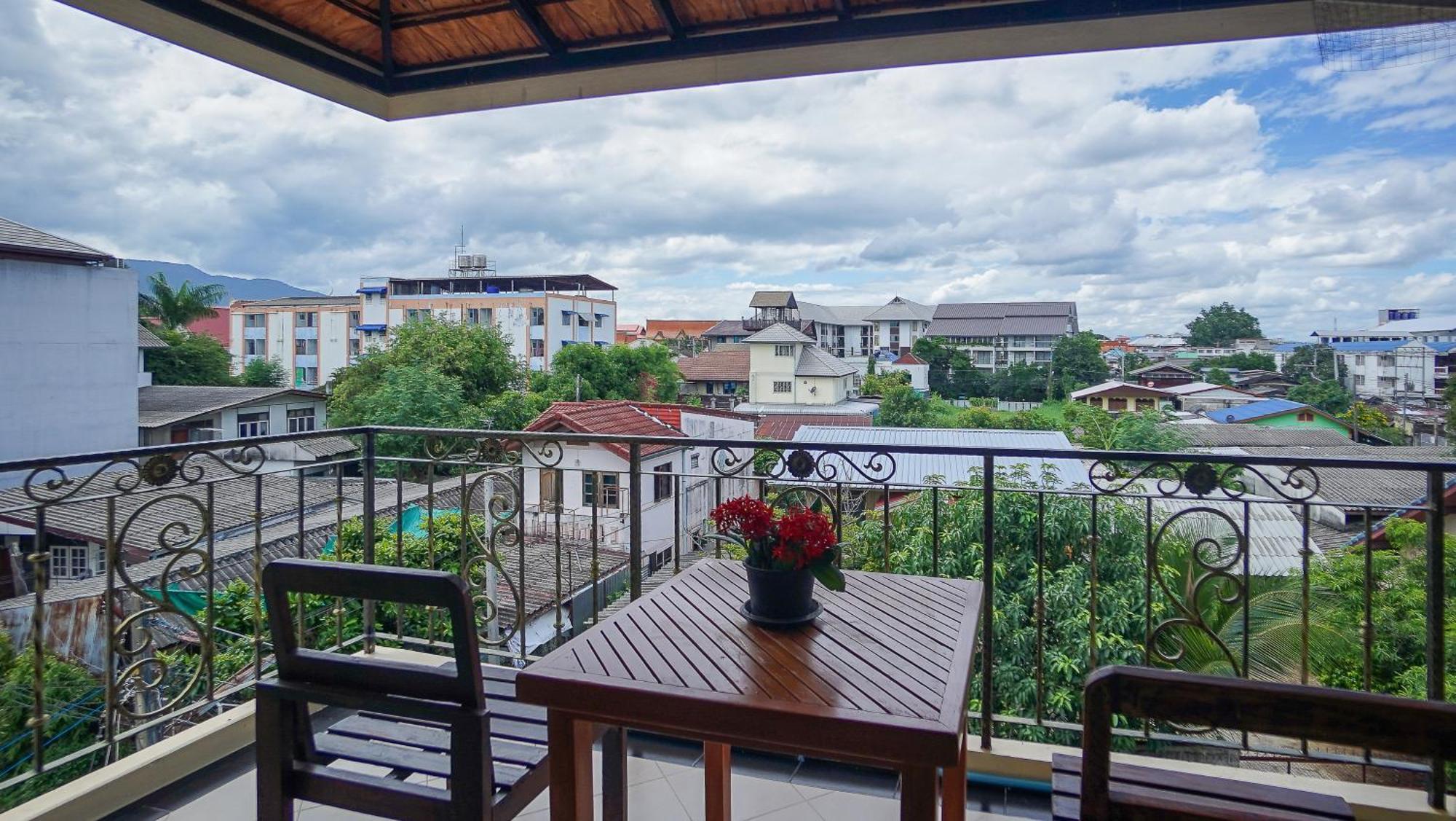 チエンマイ Laph Kham Houseアパートホテル エクステリア 写真