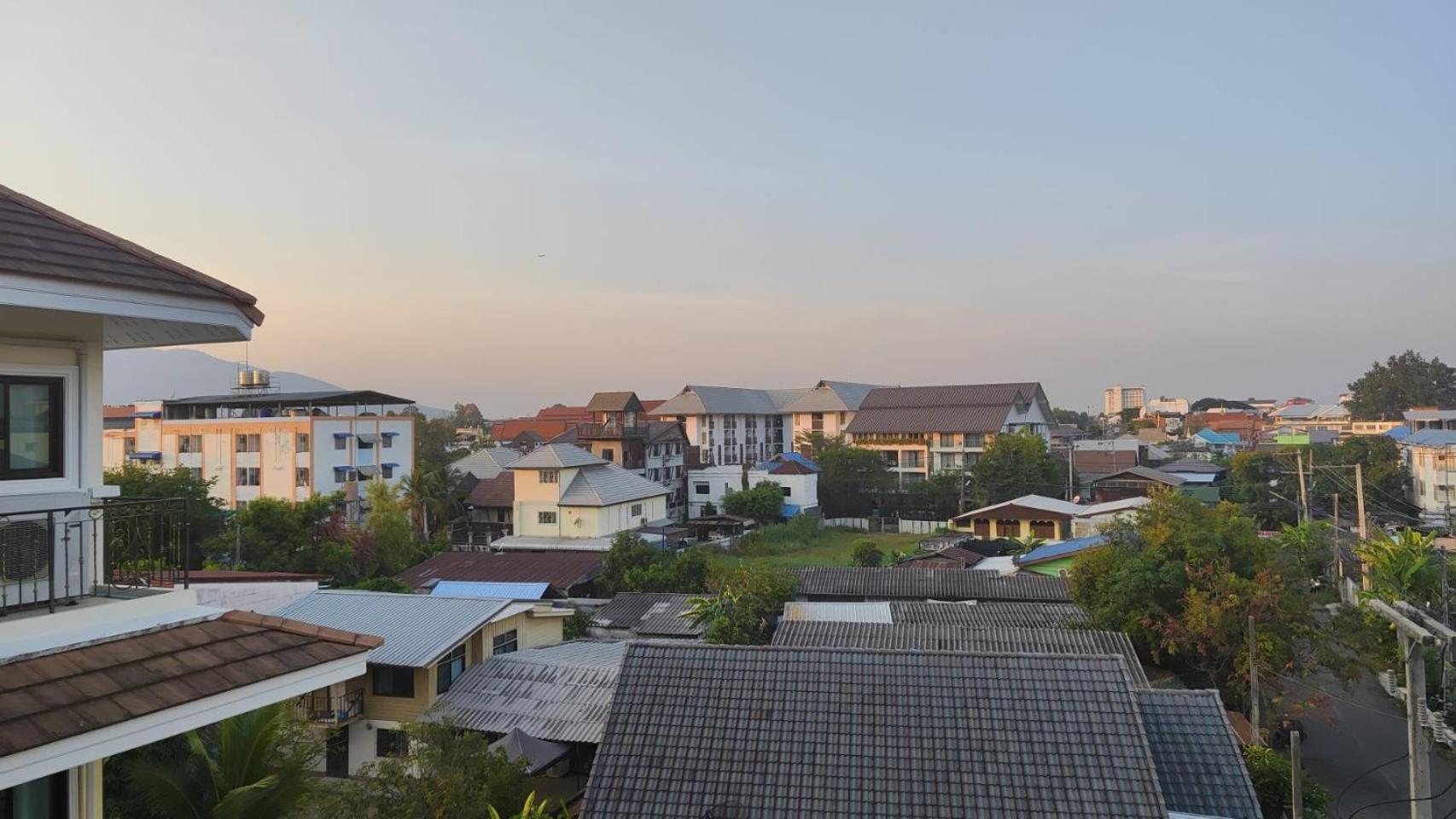 チエンマイ Laph Kham Houseアパートホテル エクステリア 写真