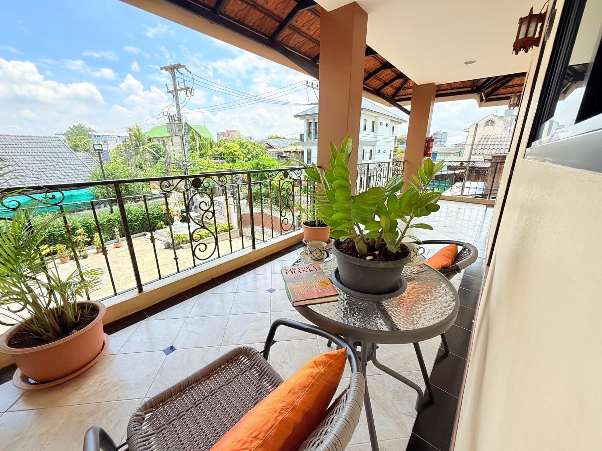 チエンマイ Laph Kham Houseアパートホテル エクステリア 写真