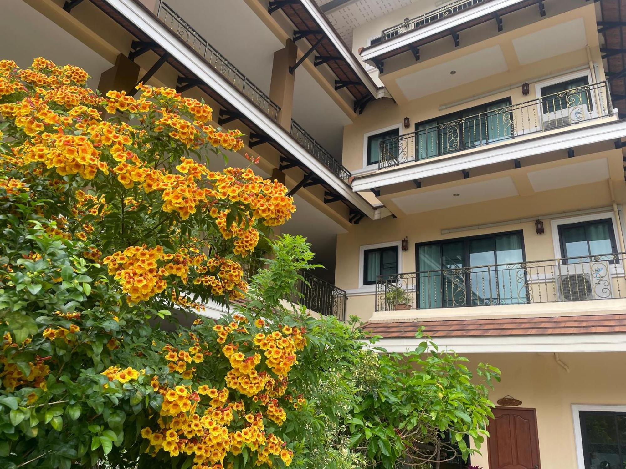 チエンマイ Laph Kham Houseアパートホテル エクステリア 写真